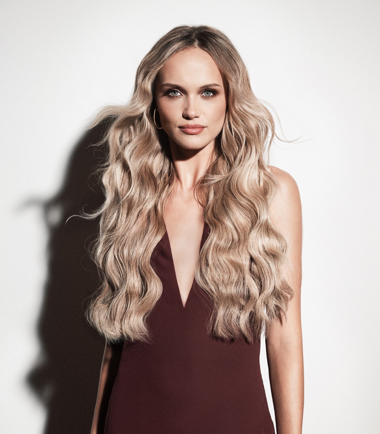 Modella con extension Great Lengths, capello lungo mosso